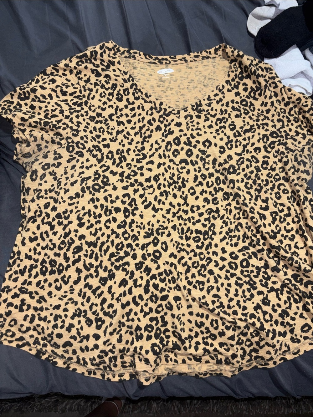 Old Navy Leopard Print V-Neck Tee - Tan & Black